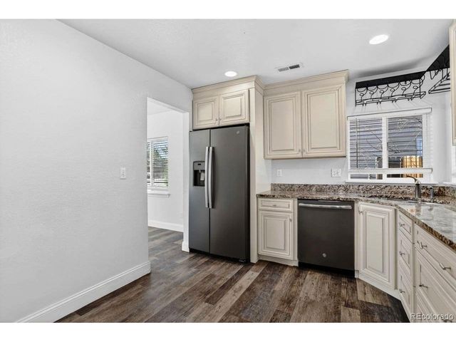 825 Havana St, Aurora, CO 80010