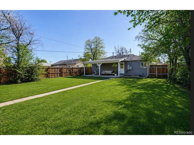 825 Havana St, Aurora, CO 80010