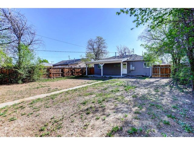 825 Havana St, Aurora, CO 80010