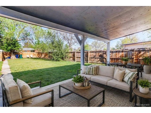 825 Havana St, Aurora, CO 80010