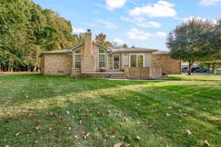 11301 Black Walnut Court, Washington, MI 48094