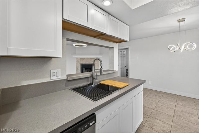 5330 Rod Court 102, Las Vegas, NV 89122