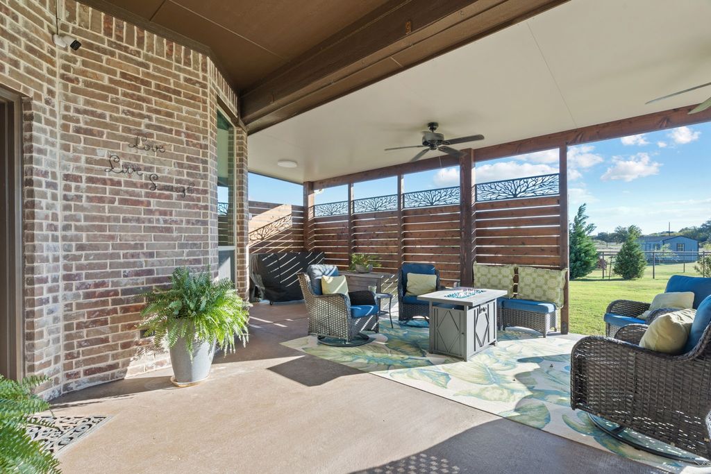 104 Carls Court, Boyd, TX 76023