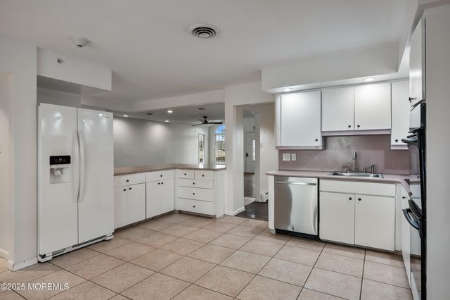 51 Arneys Mount Road, Pemberton, NJ 08068