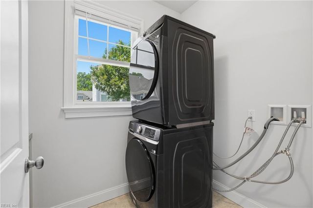 3022 Parkside CIR, Suffolk, VA 23435