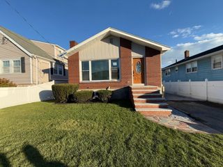25 Steeple St, Revere, MA 02151