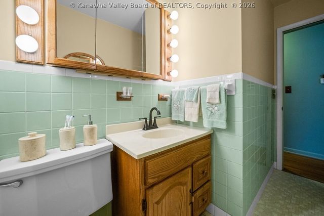 1233 Lyndale Drive, Charleston, WV 25314