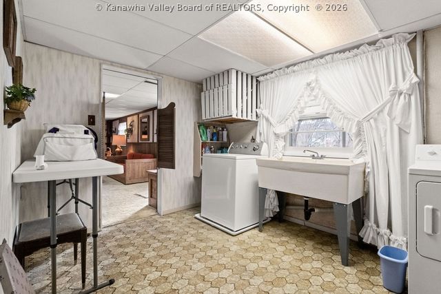 1233 Lyndale Drive, Charleston, WV 25314