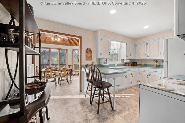 1233 Lyndale Drive, Charleston, WV 25314