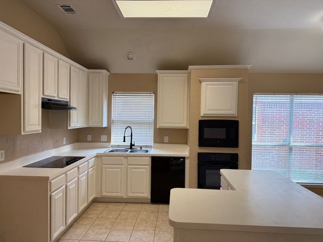 5917 SANDALWOOD Drive, Mckinney, TX 75072