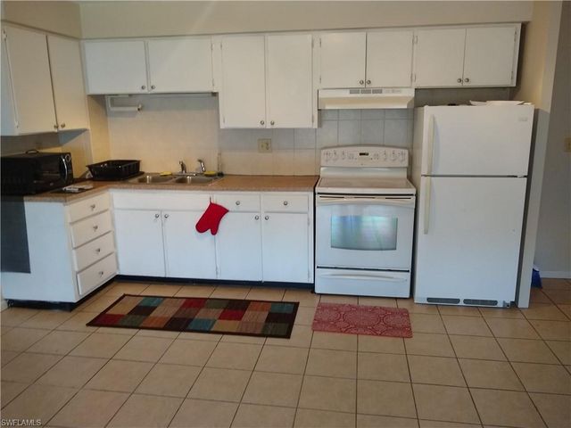 4901 Victoria DR 205, Cape Coral, FL 33904