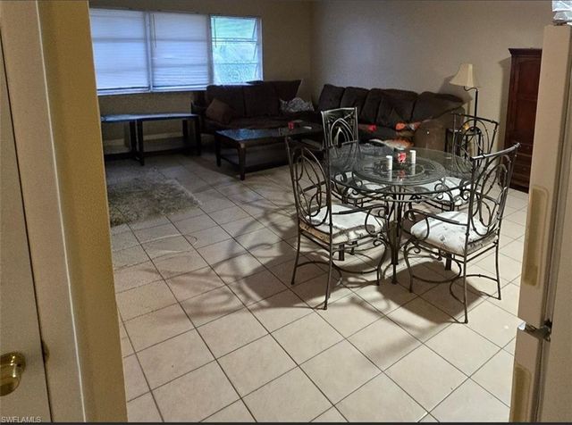 4901 Victoria DR 205, Cape Coral, FL 33904