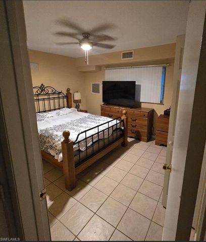 4901 Victoria DR 205, Cape Coral, FL 33904