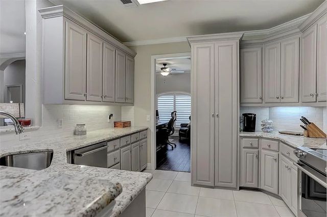 146 Derby Drive, Van Alstyne, TX 75495