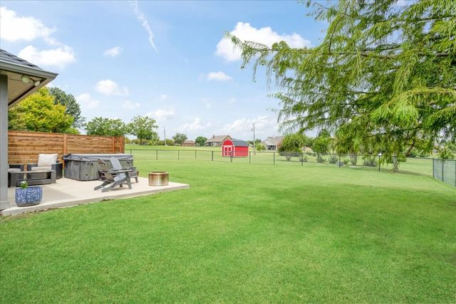 146 Derby Drive, Van Alstyne, TX 75495