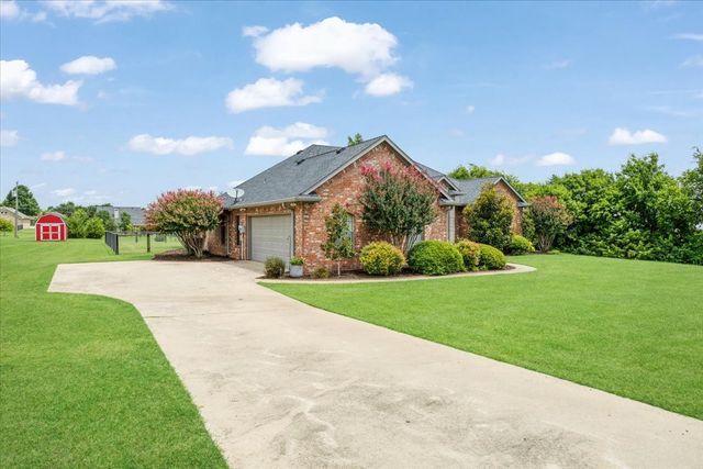 146 Derby Drive, Van Alstyne, TX 75495