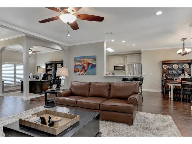 146 Derby Drive, Van Alstyne, TX 75495