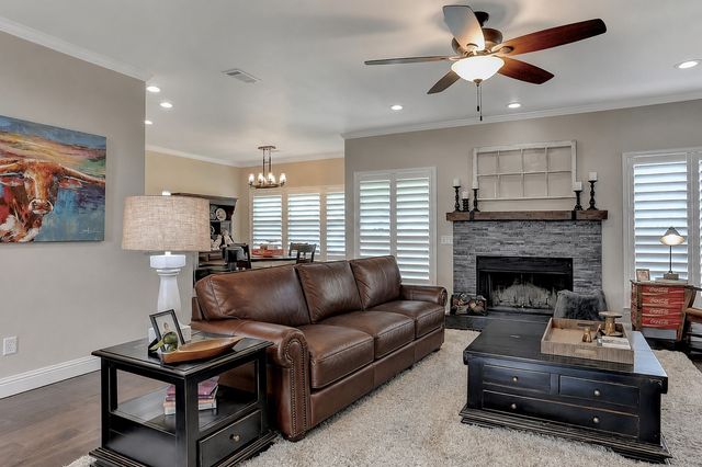 146 Derby Drive, Van Alstyne, TX 75495