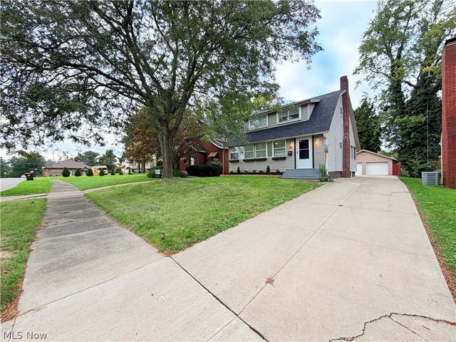 26 Clifton Drive, Boardman, OH 44512