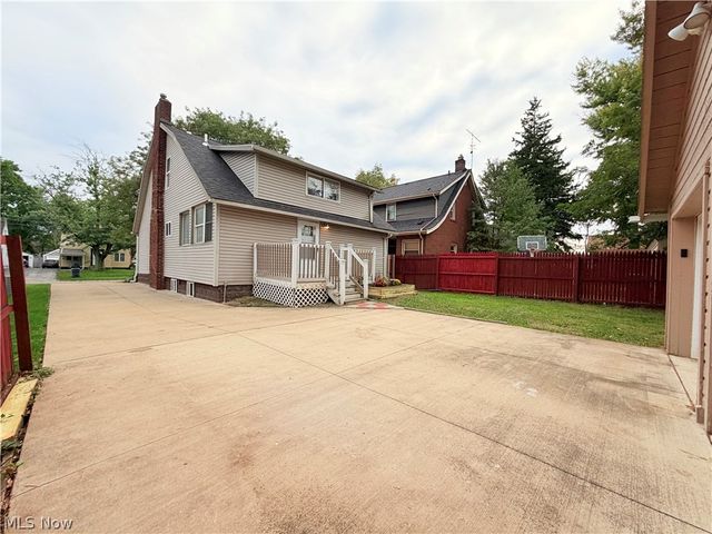 26 Clifton Drive, Boardman, OH 44512