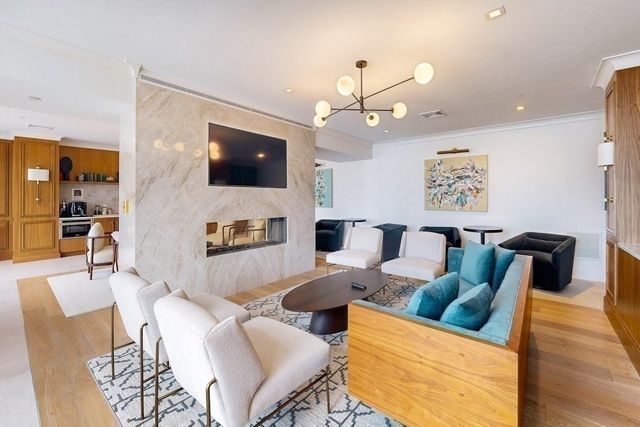 191 Washington 720, Boston, MA 02135