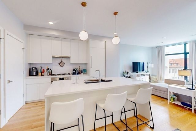 191 Washington 720, Boston, MA 02135