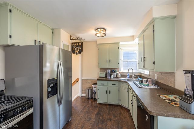 7325 Traymore Avenue, Brooklyn, OH 44144