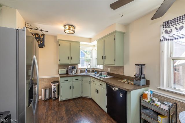 7325 Traymore Avenue, Brooklyn, OH 44144