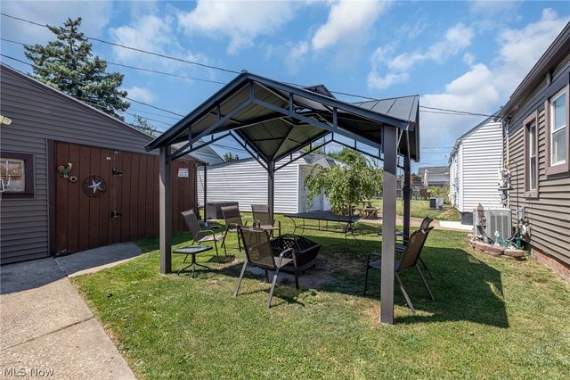 7325 Traymore Avenue, Brooklyn, OH 44144