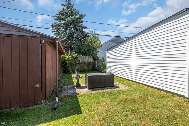7325 Traymore Avenue, Brooklyn, OH 44144