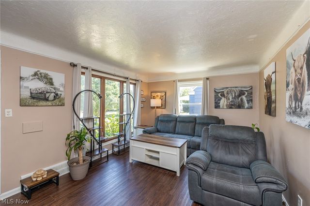 7325 Traymore Avenue, Brooklyn, OH 44144