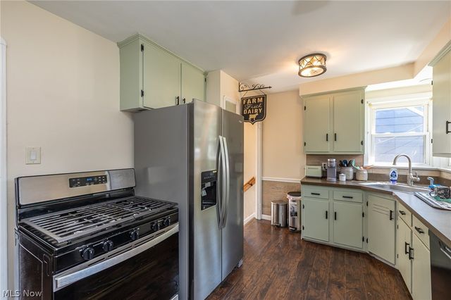 7325 Traymore Avenue, Brooklyn, OH 44144