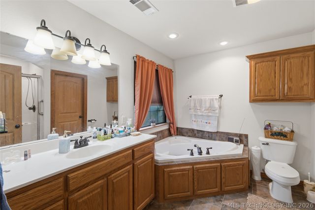 61 Hummingbird Lane, Eufaula, OK 74432