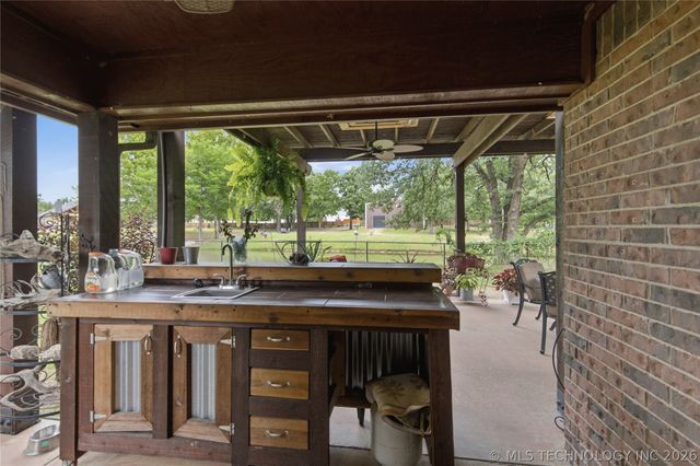 61 Hummingbird Lane, Eufaula, OK 74432