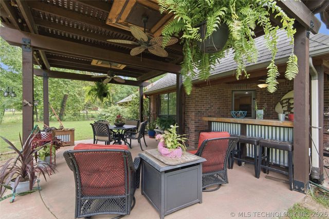 61 Hummingbird Lane, Eufaula, OK 74432