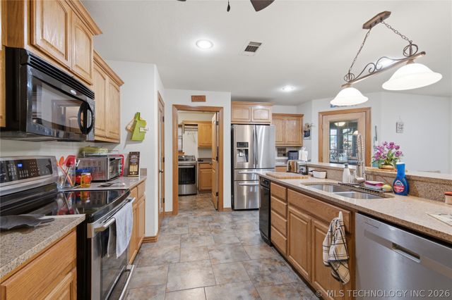 61 Hummingbird Lane, Eufaula, OK 74432