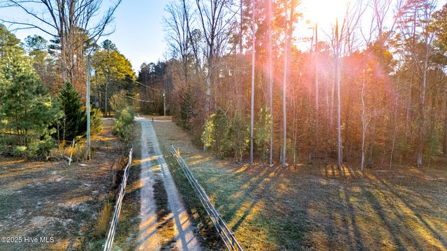 410 Paradise Lane, Carthage, NC 28327