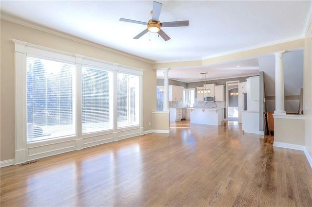 19011 W 99th Street, Lenexa, KS 66220