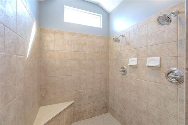 19011 W 99th Street, Lenexa, KS 66220