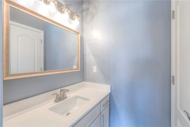 19011 W 99th Street, Lenexa, KS 66220