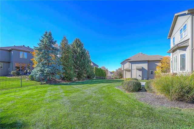 19011 W 99th Street, Lenexa, KS 66220