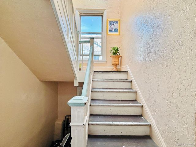 1823 Radcliff Avenue, Bronx, NY 10462