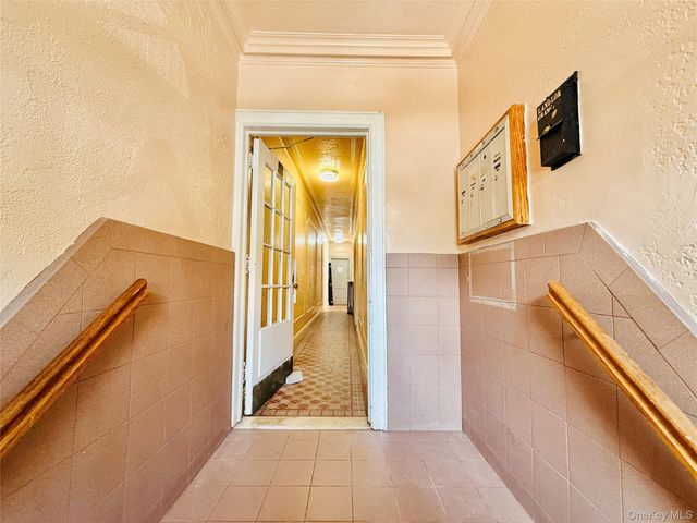 1823 Radcliff Avenue, Bronx, NY 10462
