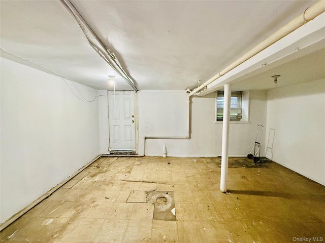 1823 Radcliff Avenue, Bronx, NY 10462