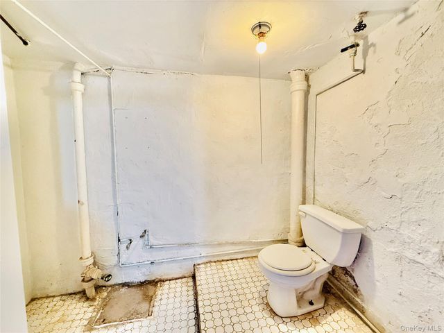 1823 Radcliff Avenue, Bronx, NY 10462