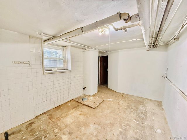 1823 Radcliff Avenue, Bronx, NY 10462