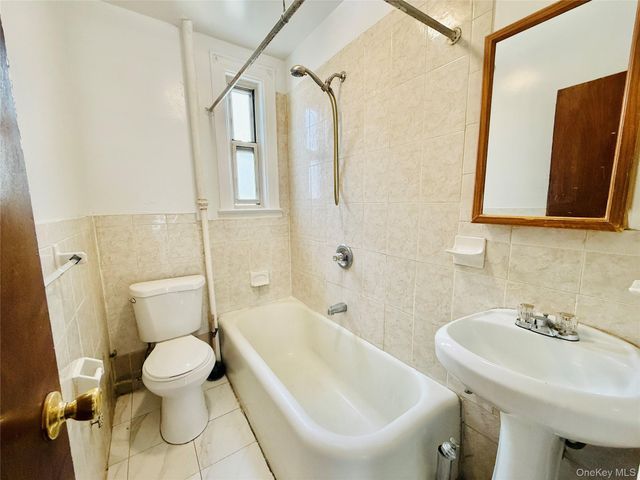 1823 Radcliff Avenue, Bronx, NY 10462