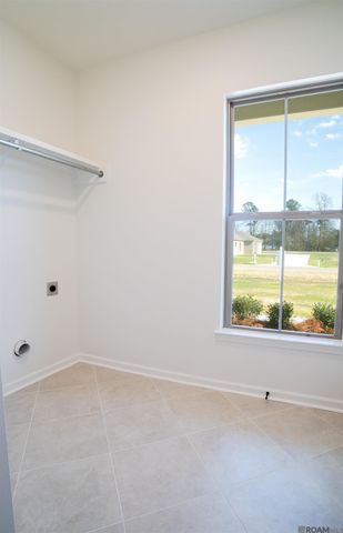 24167 Red Tail Lane, Denham Springs, LA 70726