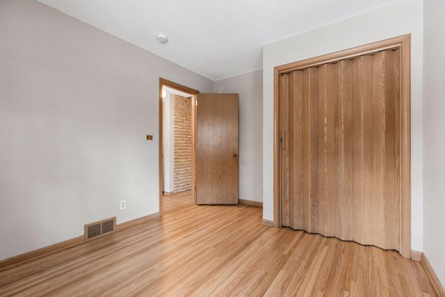 15776 Cedar Ridge Road, Eden Prairie, MN 55347