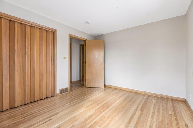 15776 Cedar Ridge Road, Eden Prairie, MN 55347